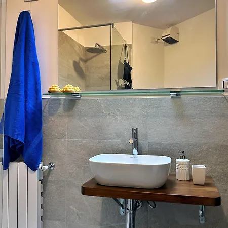 Giomein , In Out ,cir 0281 Apartamento *
