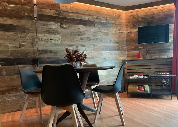 Giomein , In Out ,cir 1256 Apartman *